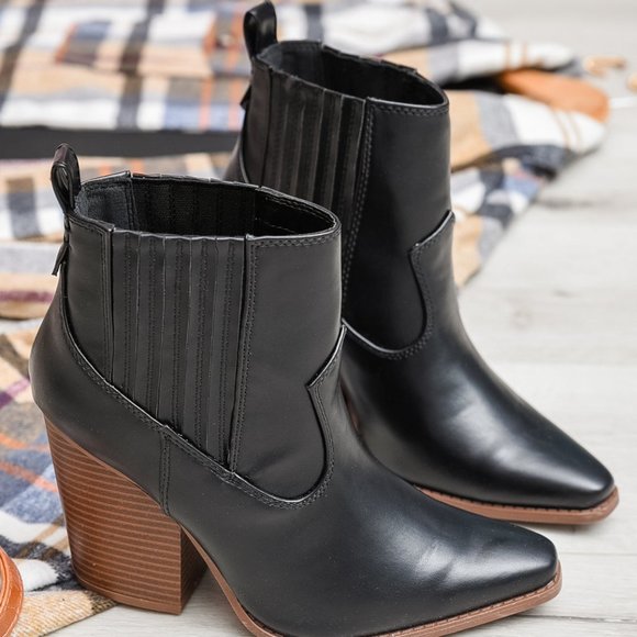 Easy As That Ankle Boots In Black - Picture 3 of 4